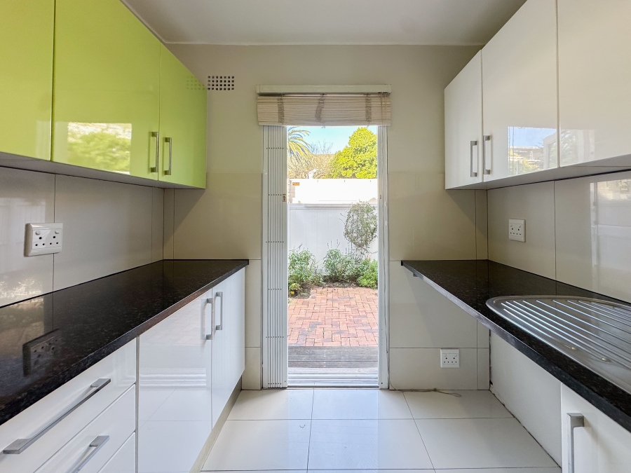 To Let 1 Bedroom Property for Rent in Sea Point Western Cape